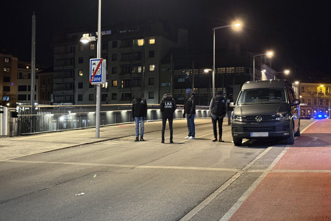 23-Year-Old Man Stabs 6 People in Austria, Killing 14-Year-Old