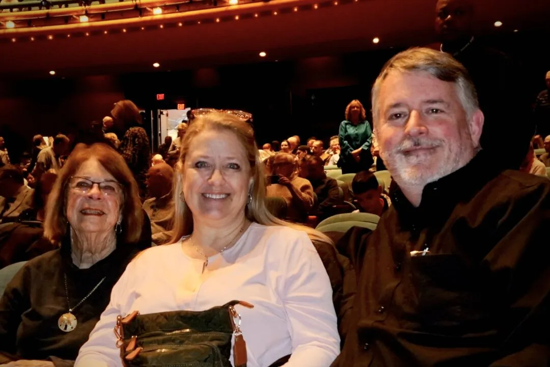 (LtoR) Shirley Saffrey , Jane and Lindsey Pyron attended Shen Yun Performing Arts at the Aronoff Center for the Arts in Cincinnati, Ohio, on Feb. 16, 2025. (Nancy Ma/The Epoch Times)