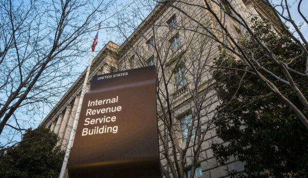  IRS Issues Last-Minute Tax Extension