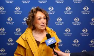 ‘Just Mesmerized’: Retired Company Director Applauds Shen Yun