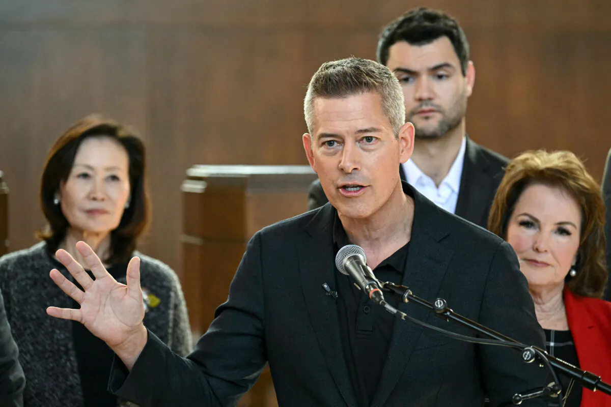 Secretary of Transportation Sean Duffy speaks during a press conference at Union Station in Los Angeles in an undated file photograph. (Patrick T. Fallon/AFP via Getty Images)