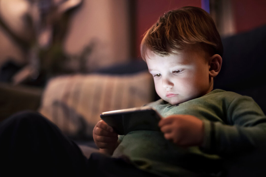 Screen Time Linked to Increased Risk of Nearsightedness in Children, Study Finds