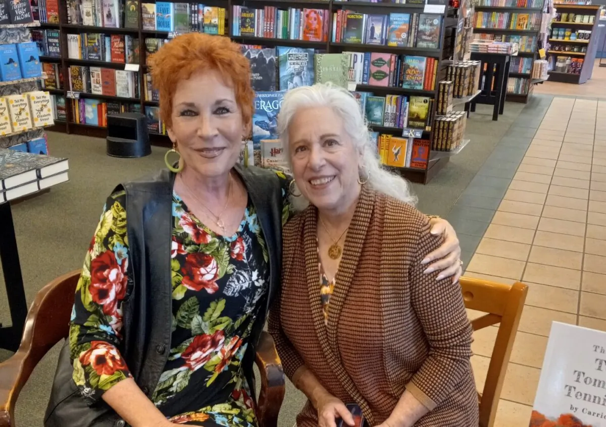 Author Carrie Pierce (L) at a book signing event at Barnes and Noble. (Sandra Peterson)