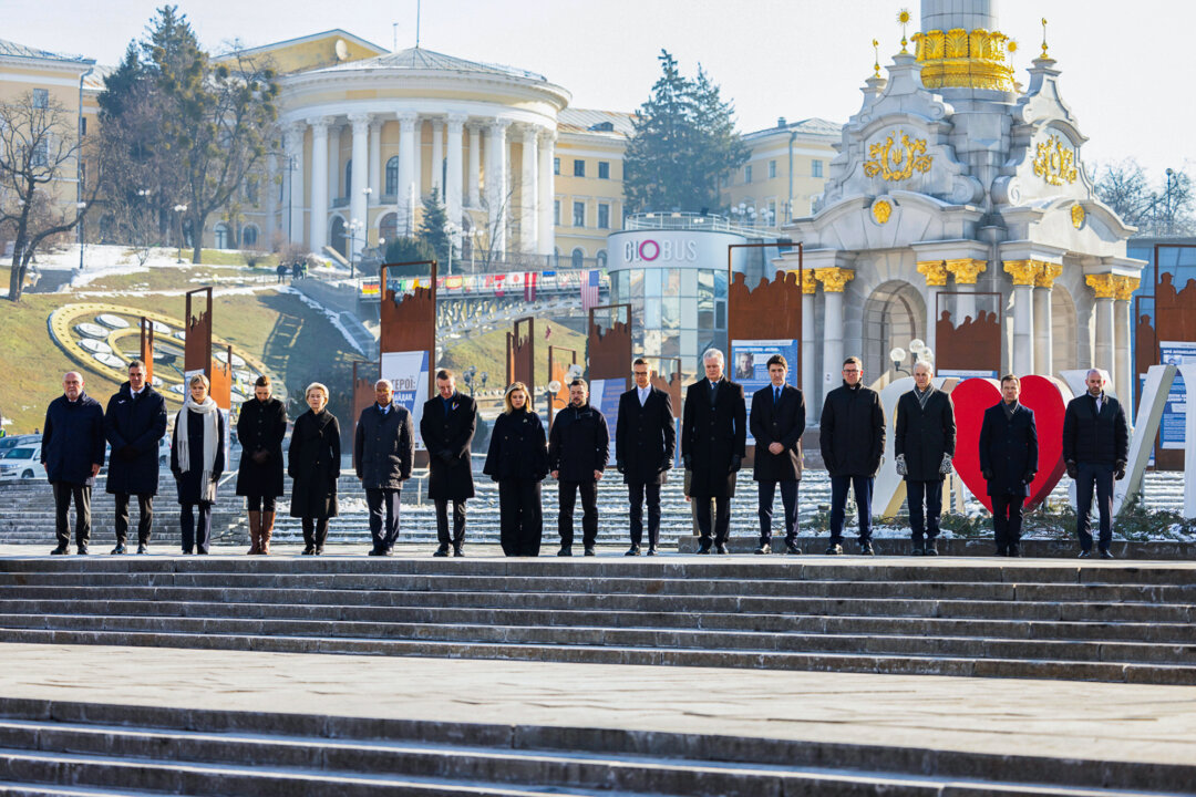 NextImg:Day in Photos: Western Leaders in Kyiv, Trump Meets Macron, and Jhumur Mass Dance