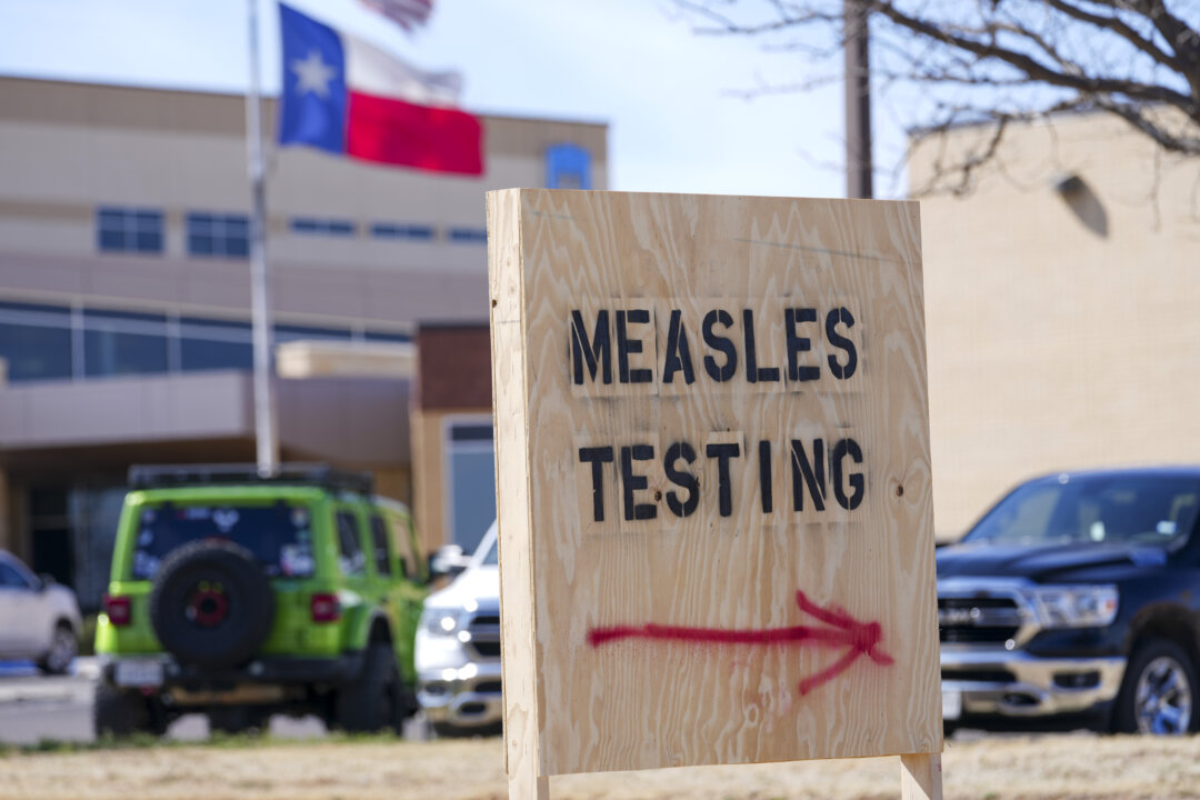 Texas Measles Outbreak Escalates to 124 Cases | The Epoch Times