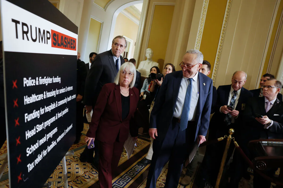 U.S. Sen. Patty Murray (C) and Sen. Chuck Schumer (R) at the U.S. Capitol on Jan. 28, 2025 in Washington. (Anna Moneymaker/Getty Images)