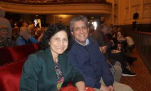 Couple Appreciates Spiritual Culture of China in Shen Yun Performance