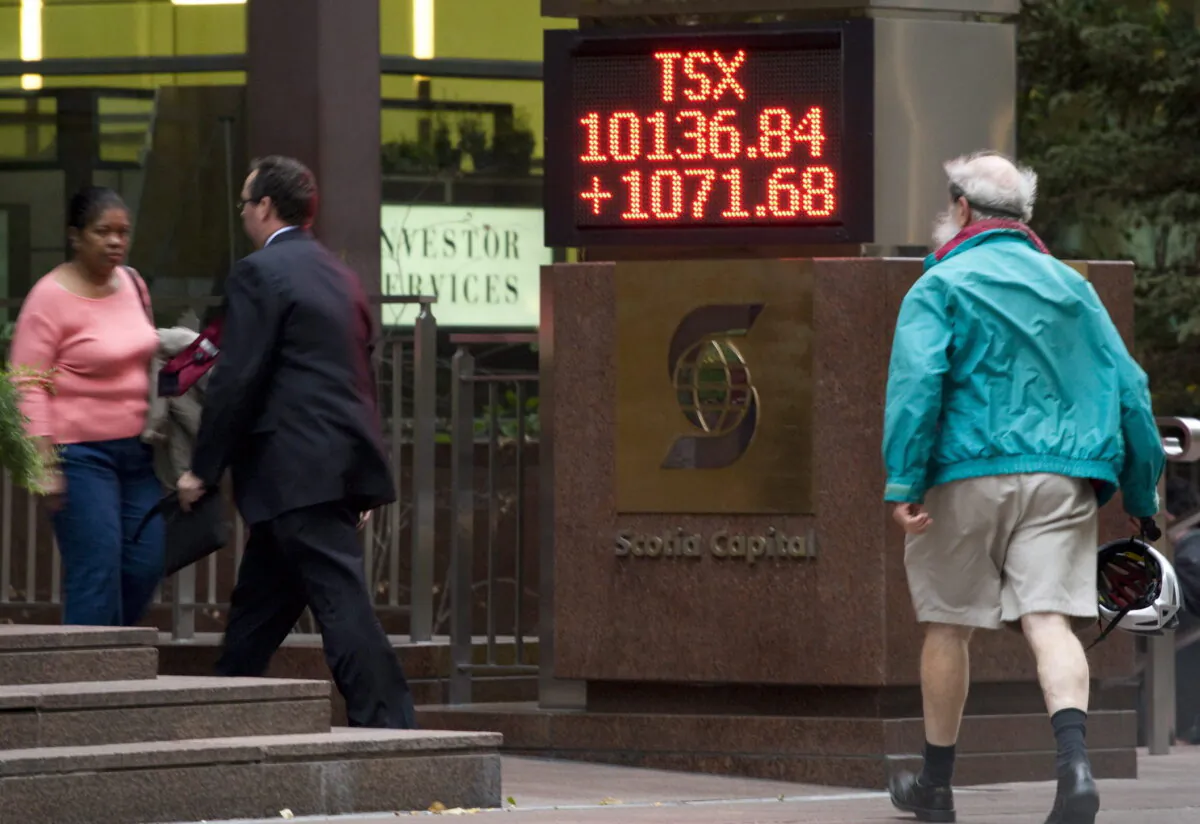 TSX values on display in downtown Toronto on Oct. 14, 2008, during the “Great Recession” that lasted until mid-2009. (The Canadian Press/Frank Gunn)