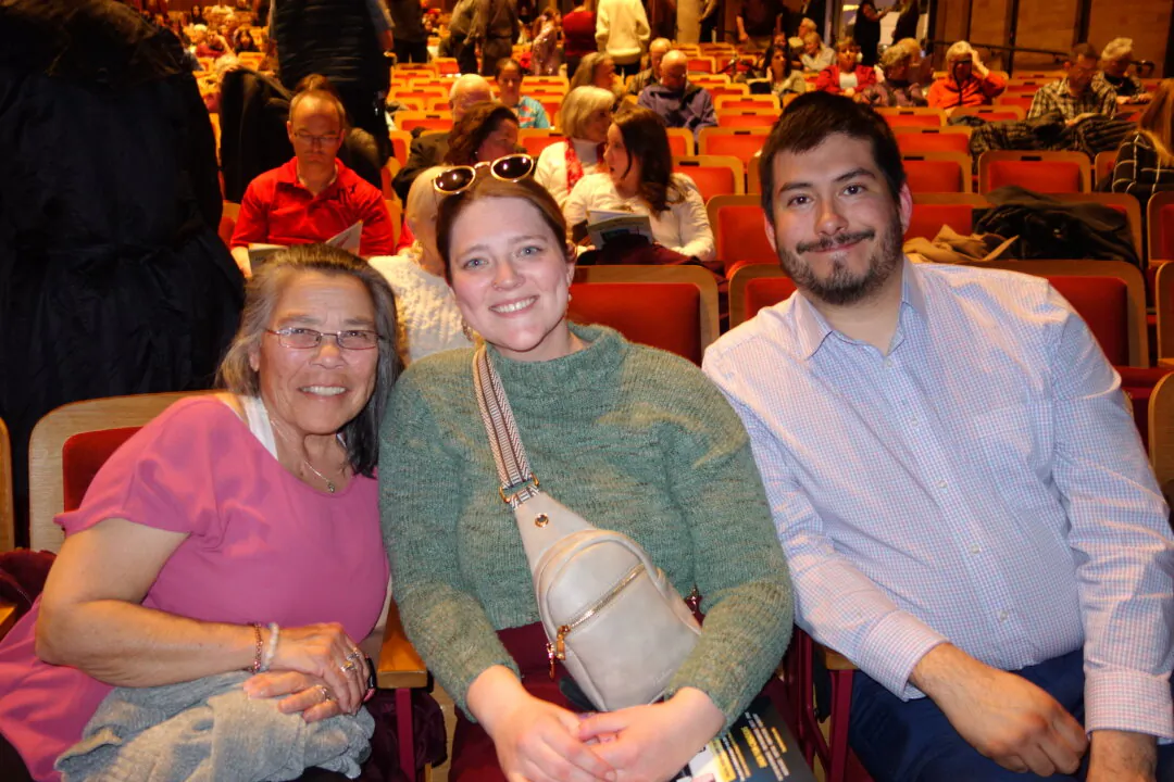 Lizzy Moore, Ben Moore, and Alice at the Shen Yun Performing Arts performance at Morrison Center for the Performing Arts on March 5, 2025. (Lily Yu/The Epoch Times)