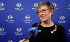 Business Owner Touched by Shen Yun’s ‘Beautiful Dancing of Divine Beings’