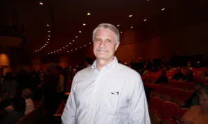 Aerospace Engineer Sees Shen Yun Dancers Sail to Heaven, Depict Persecution, Overcome With ‘Love’