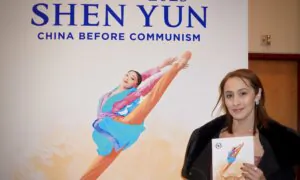 ‘Really Makes My Heart Happy’: Theatergoer Inspired by Shen Yun