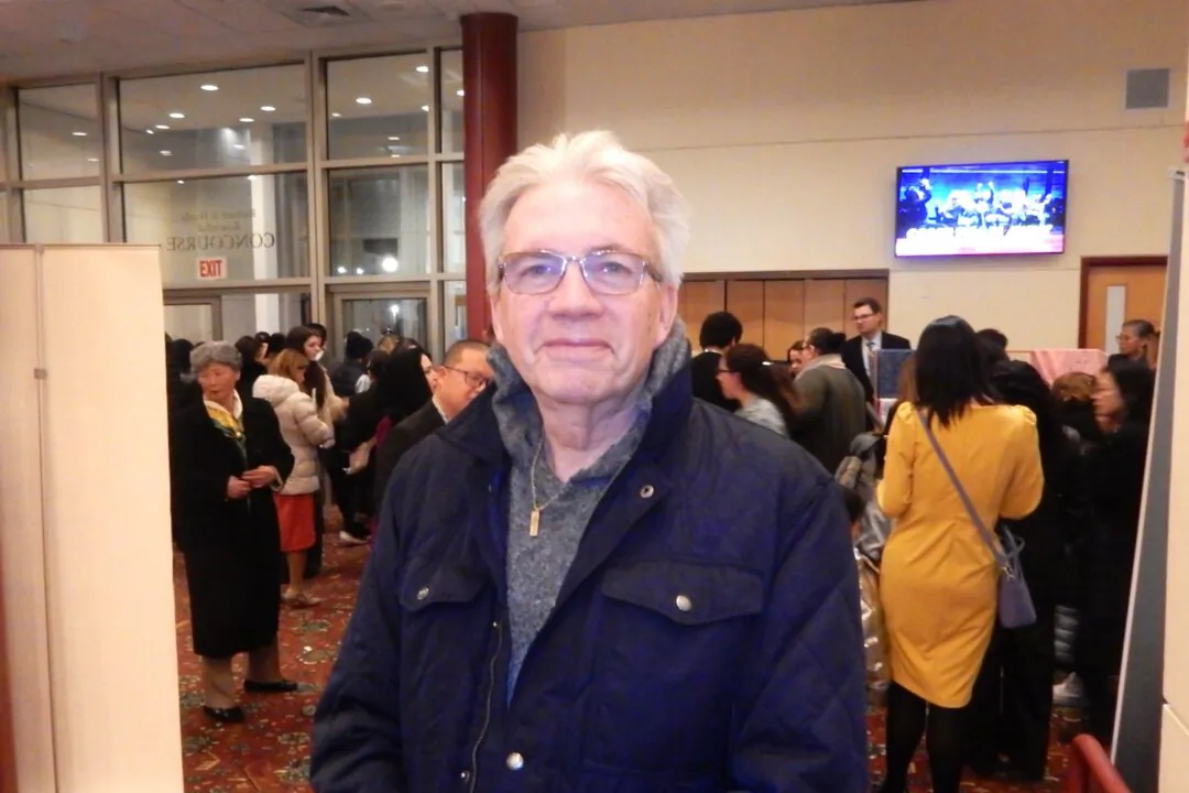 Steve Gold enjoyed Shen Yun Performing Arts at The Palace Theatre in Stamford on March 8, 2025. (Weiyong Zhu/The Epoch Times)