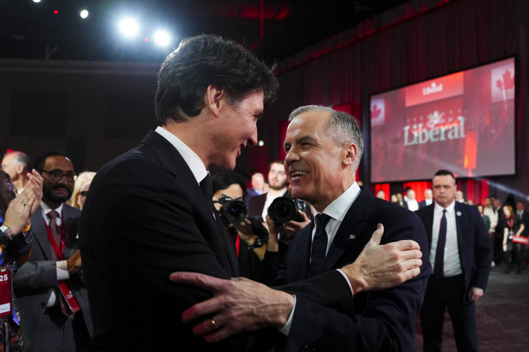Carney Meets With Trudeau After Leadership Win, Promises ‘Seamless’ Transition