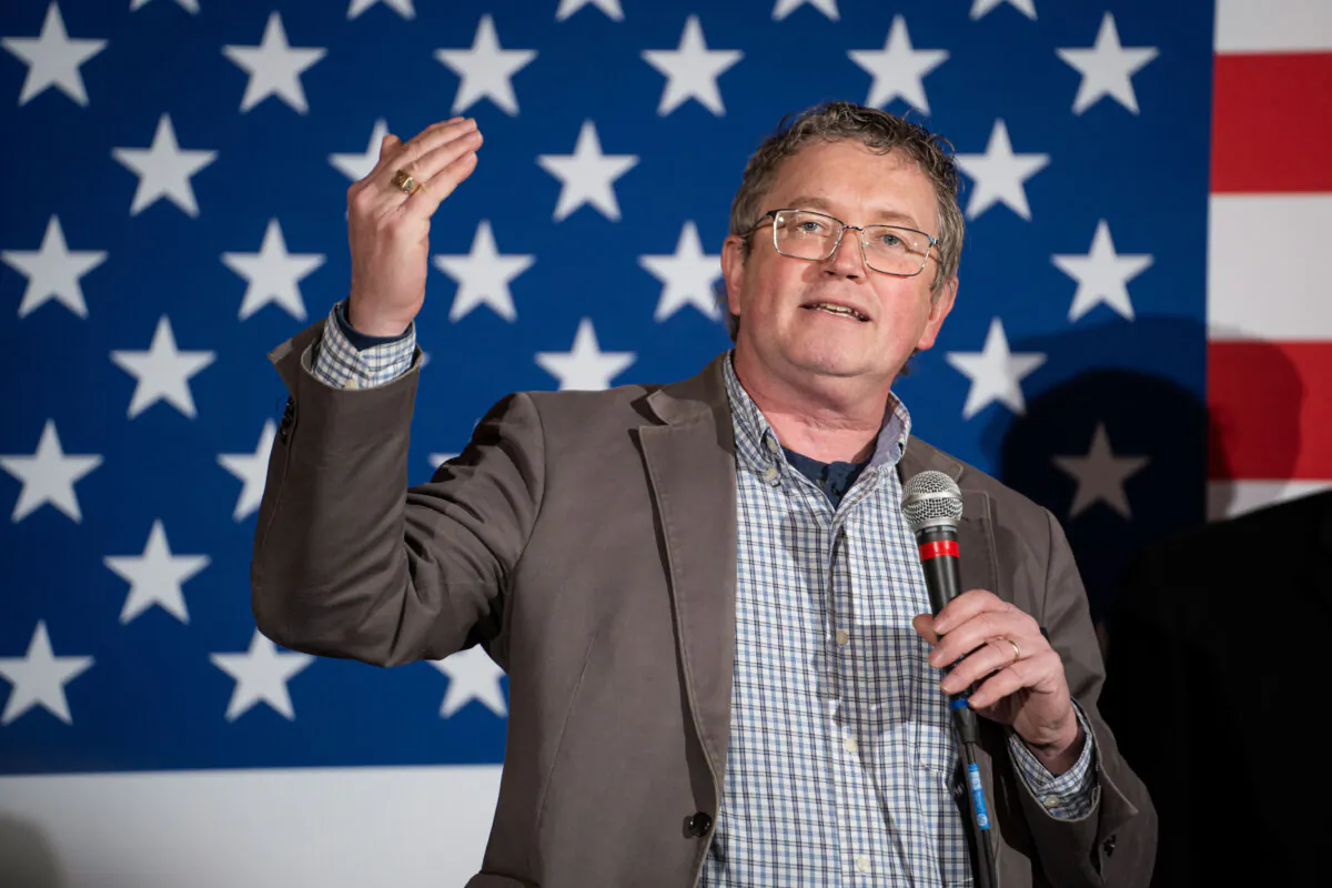 Rep. Thomas Massie (R-Ky.) speaks during a campaign event in Cedar Rapids, Iowa, on Jan. 14, 2024. (Madalina Vasiliu/The Epoch Times)