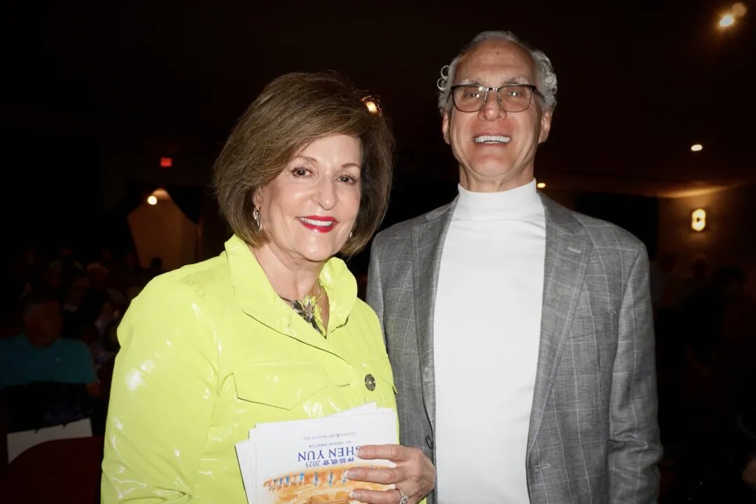Bo Lariscy and Lennie Barfield at the Shen Yun Performing Arts performance at Johnny Mercer Theatre at Savannah Civic Center on March 11, 2025. (Sherry Dong/The Epoch Times)