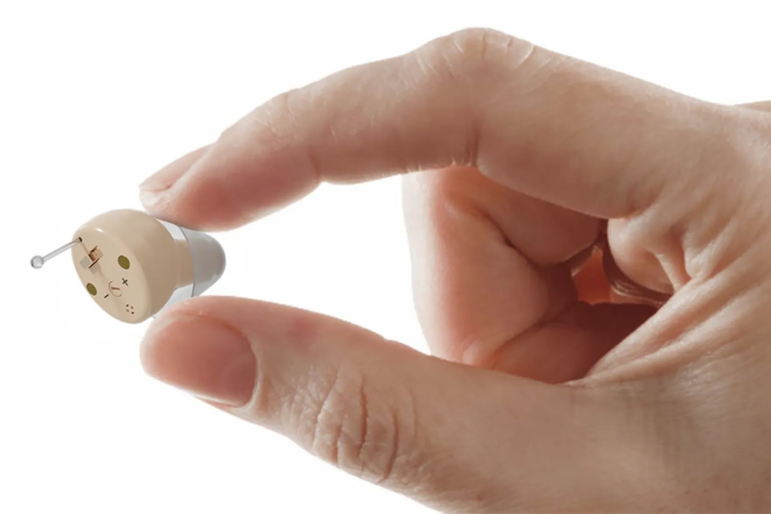 Think You Can’t Afford Hearing Aids? These Viral Hearing Devices Are Much Less Expensive Than You Think.