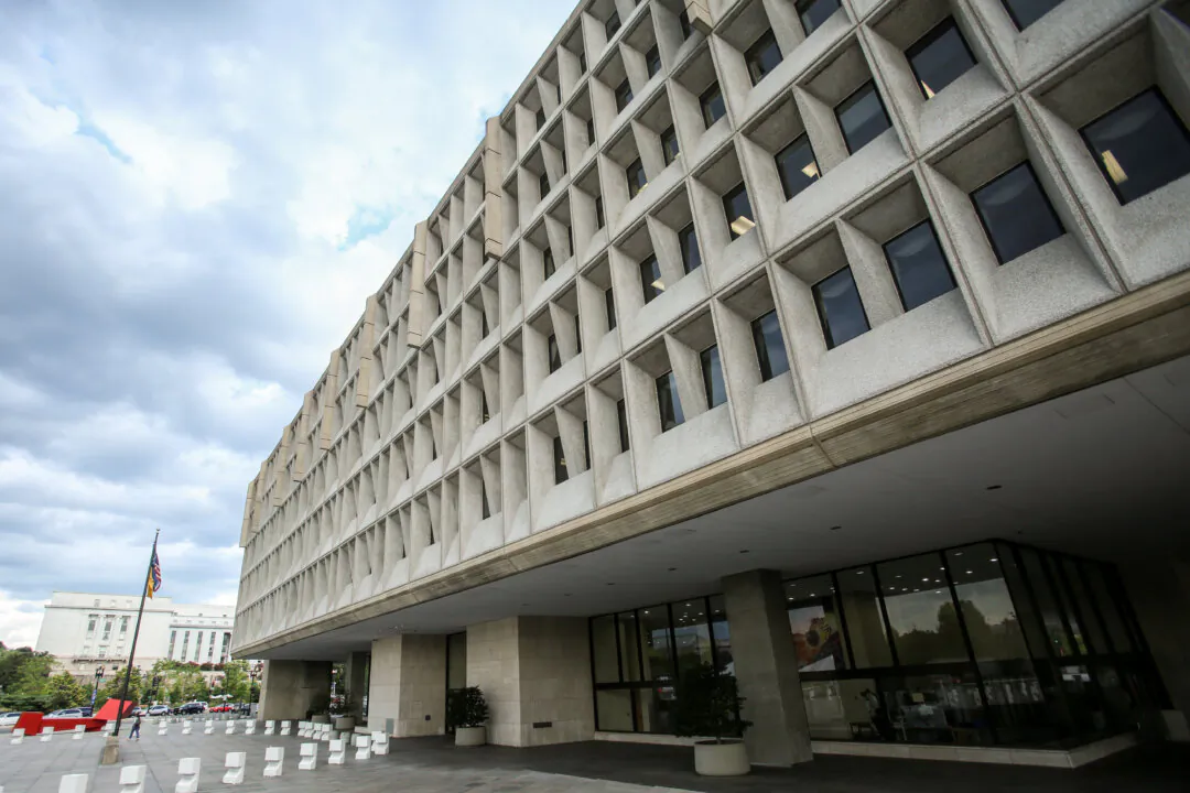 The Department of Health and Human Services building in Washington on Aug. 14, 2018. (Samira Bouaou/The Epoch Times)
