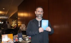 ‘I Got so Lucky’: Business Owner Inspired by Shen Yun