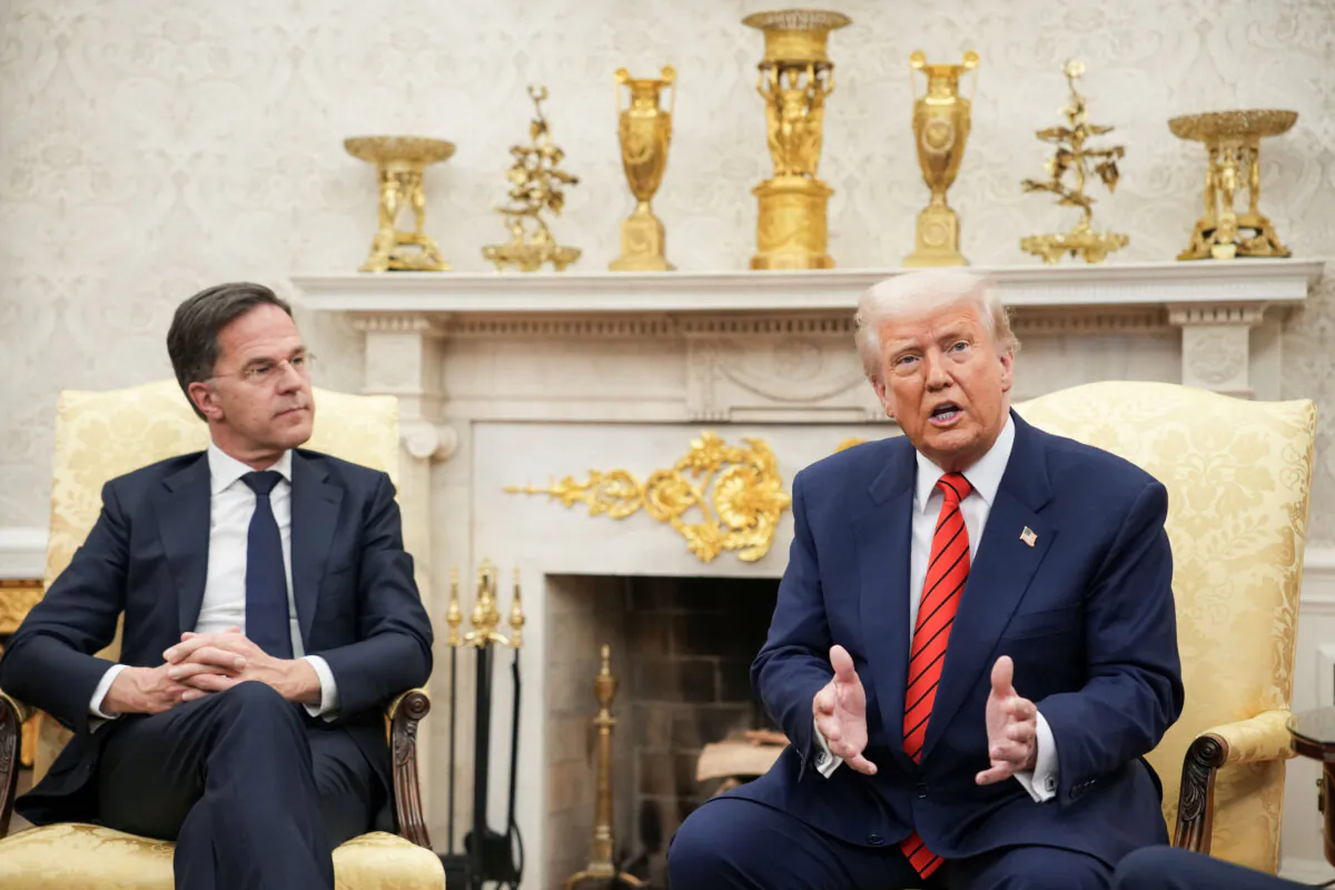 (L–R) NATO Secretary General Mark Rutte and U.S. President Donald Trump hold a meeting in the Oval Office on March 13, 2025. (Andrew Harnik/Getty Images)