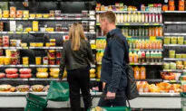 US Consumer Confidence Drops for Fifth Consecutive Month