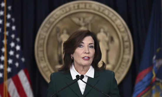 Hochul Proposes Ban on Local Police Agreements With ICE Under 287(g) Program