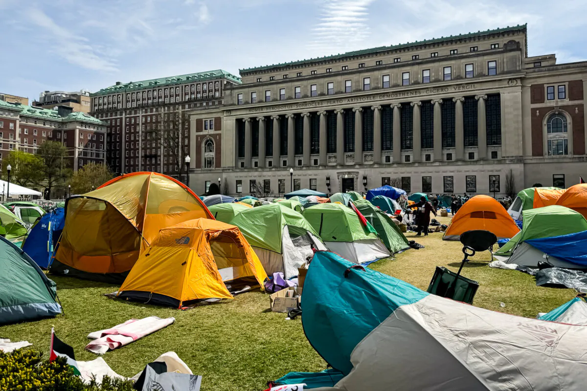 Columbia University students protest the Israel–Hamas conflict at Columbia University in New York City on April 27, 2024. (Emel Akan/The Epoch Times) 