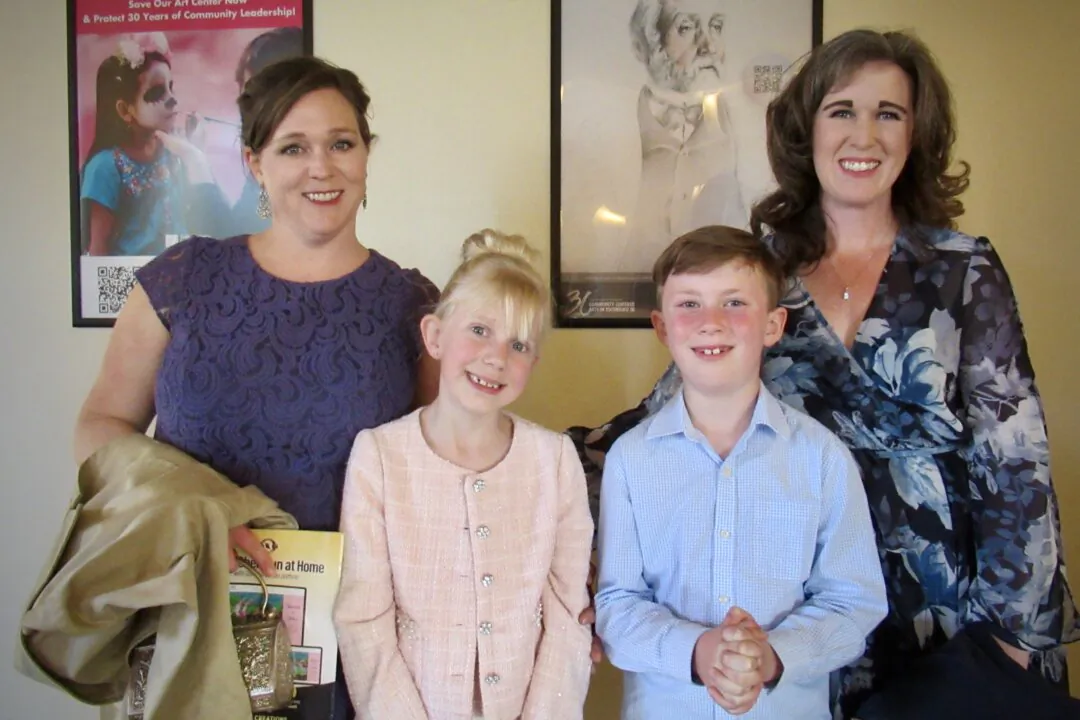 Catherine, Mackenzie, and Jake Tipton, along with Jessica Gorman (R), enjoyed Shen Yun's matinee at the California Center for the Arts on March 16, 2026. (Linda Jiang/The Epoch Times)