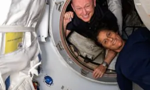 NASA Astronauts Return After Extended Mission; Ukraine Moves Toward Peace as Gaza Cease-Fire Breaks