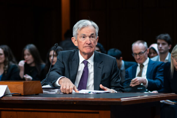 Trump Says ‘No Intention of Firing’ Powell, Presses Fed to Cut Rates