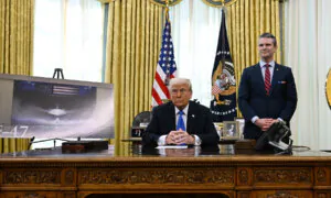Trump Awards Fighter Jet Contract to Boeing; Police Say No Indication of Foul Play in Heathrow Fire