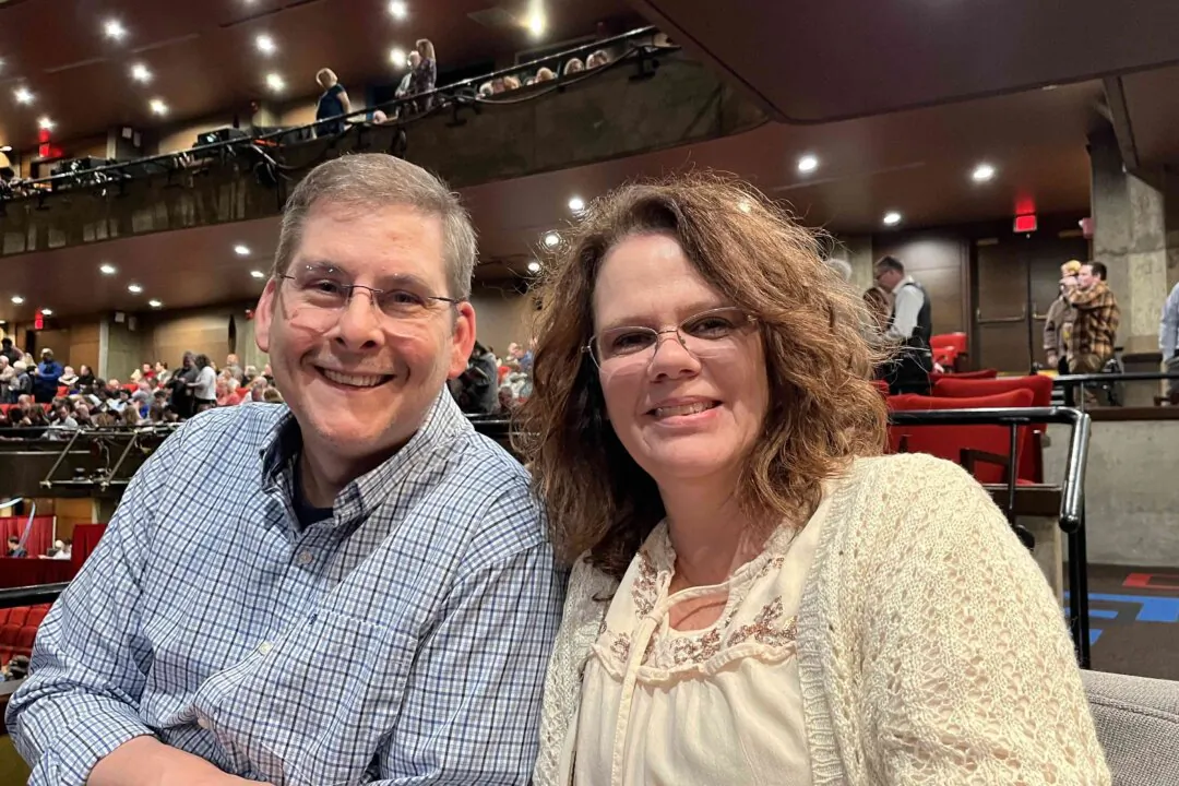 Jesse and Ava Walker enjoyed Shen Yun's evening performance at the Clowes Memorial Hall on March 22, 2025. (Charlie Lu/The Epoch Times)