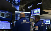 US Stocks Rebound, Led by Large Caps, in Another Volatile Week