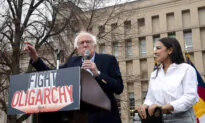 Sanders, AOC Hold Denver Rally to Mobilize Democratic Party Base
