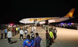 Deportation Flights to Venezuela Resume After Deal Reached; Kristi Noem to Visit El Salvador Prison | NTD Good Morning Full Broadcast (March 24)