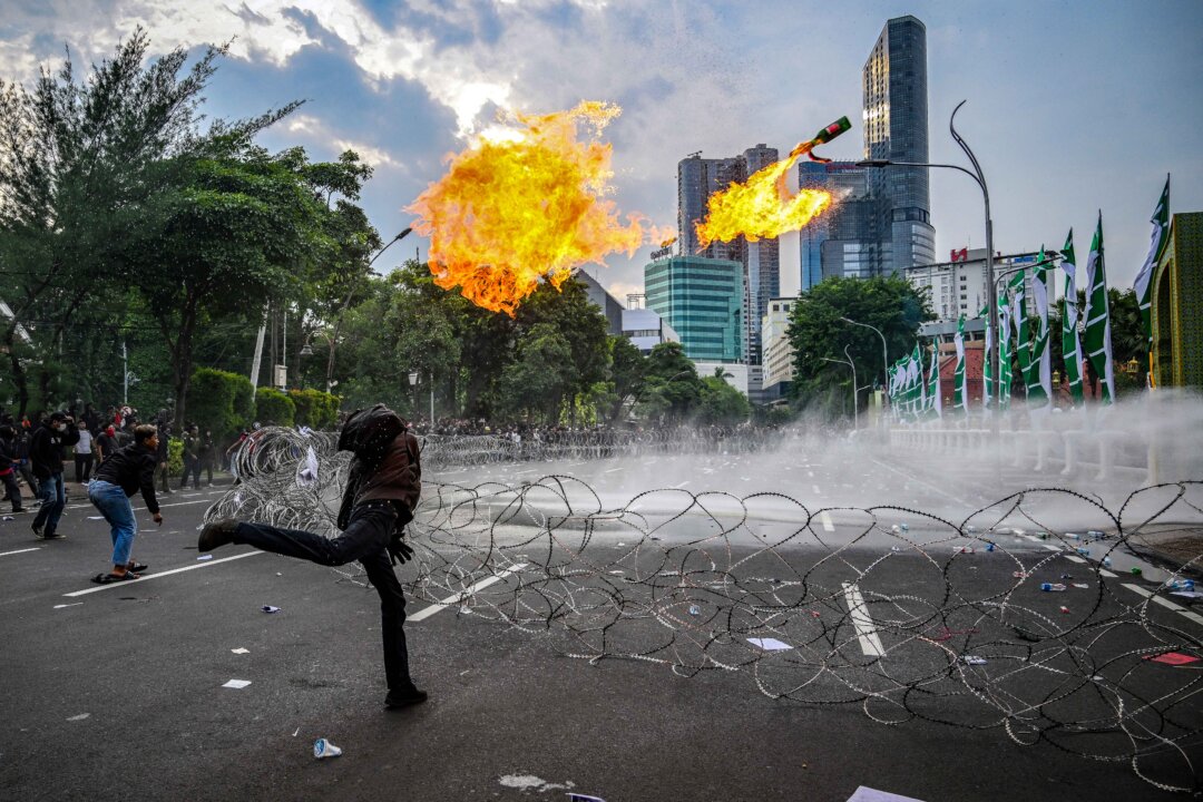 NextImg:Day in Photos: Protests in Indonesia, Forest Fires in South Korea, and a Hydrogen-Powered Aircraft Engine
