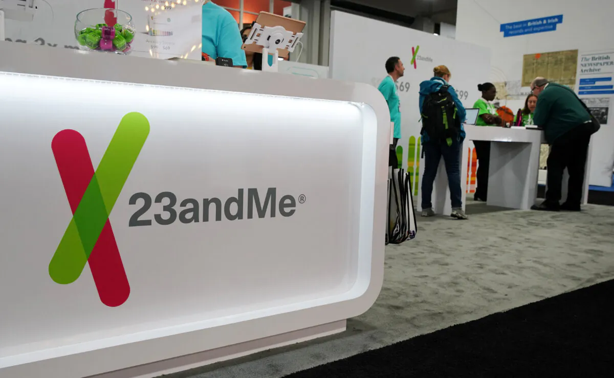 Attendees visit the 23andMe booth at the RootsTech annual genealogical event in Salt Lake City, Utah, on Feb. 28, 2019. (George Frey/Reuters)