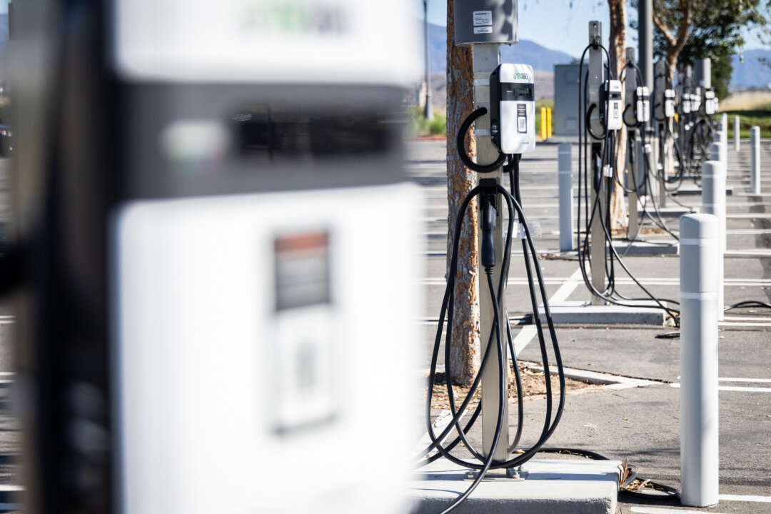 California Surpasses Gas Pumps with 178,000 EV Chargers