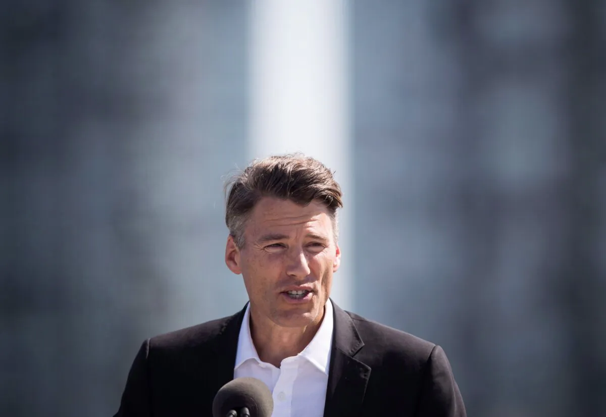 Housing Minister Gregor Robertson Gregor Robertson in a file photo. (The Canadian Press/Darryl Dyck)
