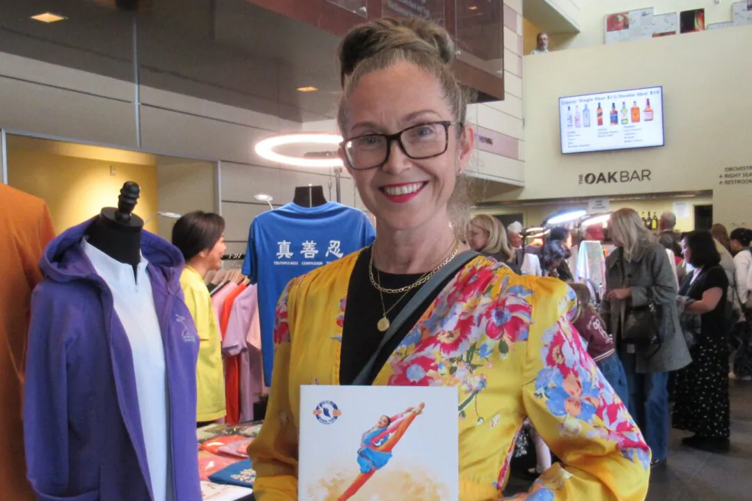 Audra MacCorkle attended Shen Yun Performing Arts at Thousand Oaks Civic Arts Plaza in Thousand Oaks, Calif., on March 26, 2025. (Linda Jiang/The Epoch Times)