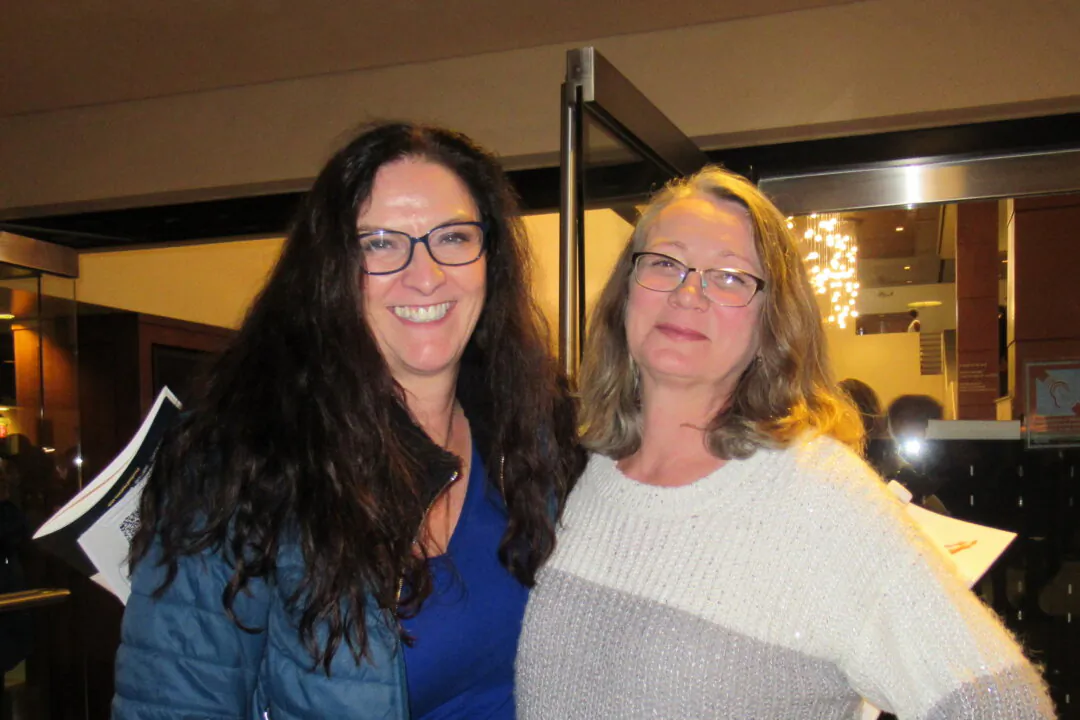 Kirsten Durham and Sandra Langford at the Shen Yun Performing Arts performance at Thousand Oaks Civic Arts Plaza on March 26, 2025. (Linda Jiang/The Epoch TImes)