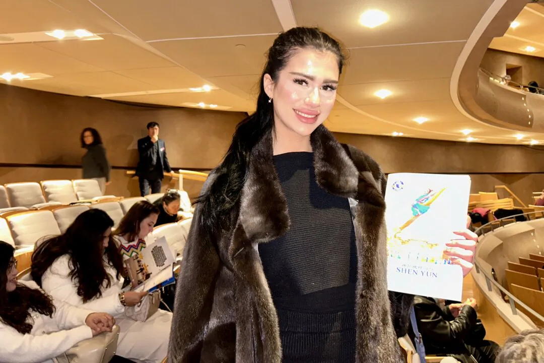 Anna Dulaeva enjoyed Shen Yun Performing Arts at Toronto's Four Seasons Centre on March 29, 2025. (Xinxin Teng/The Epoch Times)