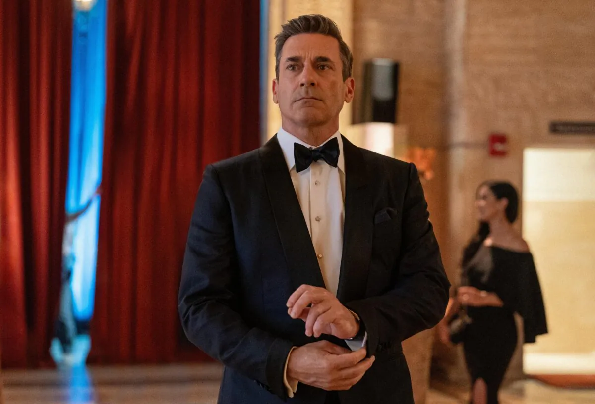 Andrew “Coop” Cooper (John Hamm) has been fired from his high income job and resorts to stealing, in "Your Friends & Neighbors." (Jessica Kourkounis/Apple TV+)