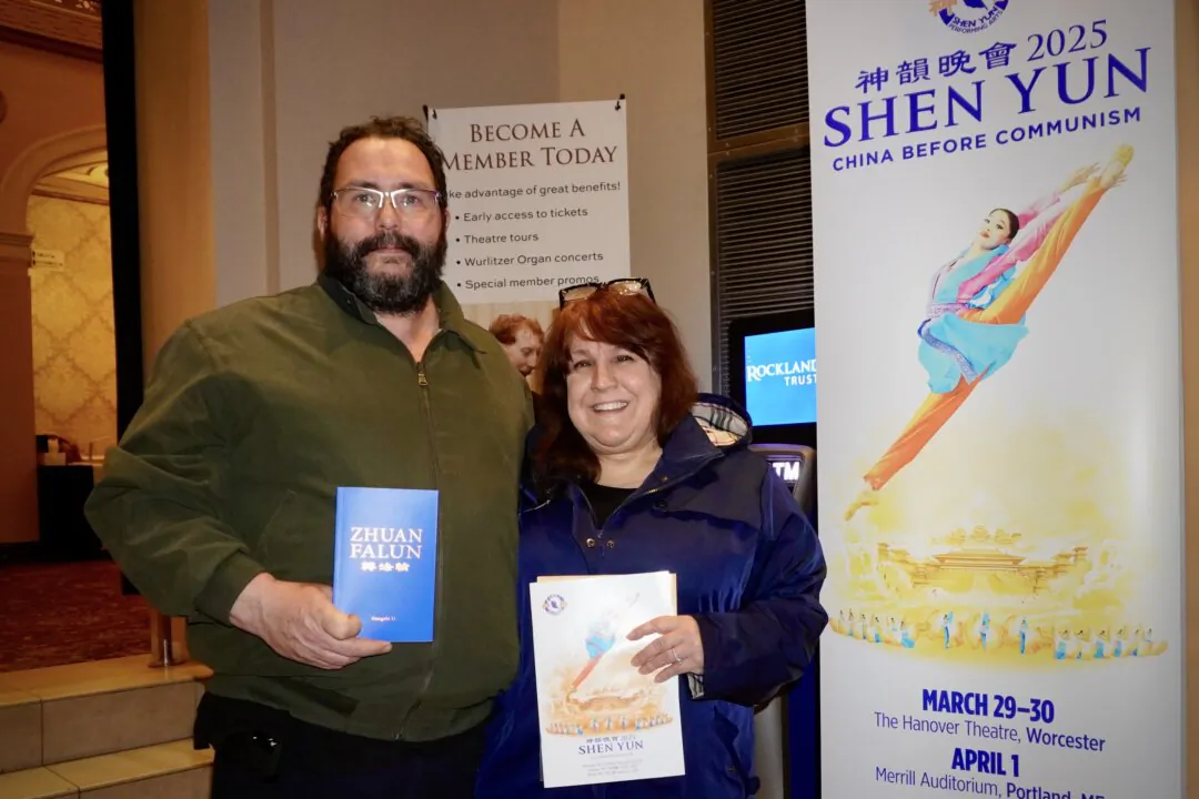 Suzi Williams (R) and Richard Lemerise at the Shen Yun performance at the Hanover Theatre in Worcester, Mass. on March 29, 2025. (Nancy Ma/The Epoch Times)