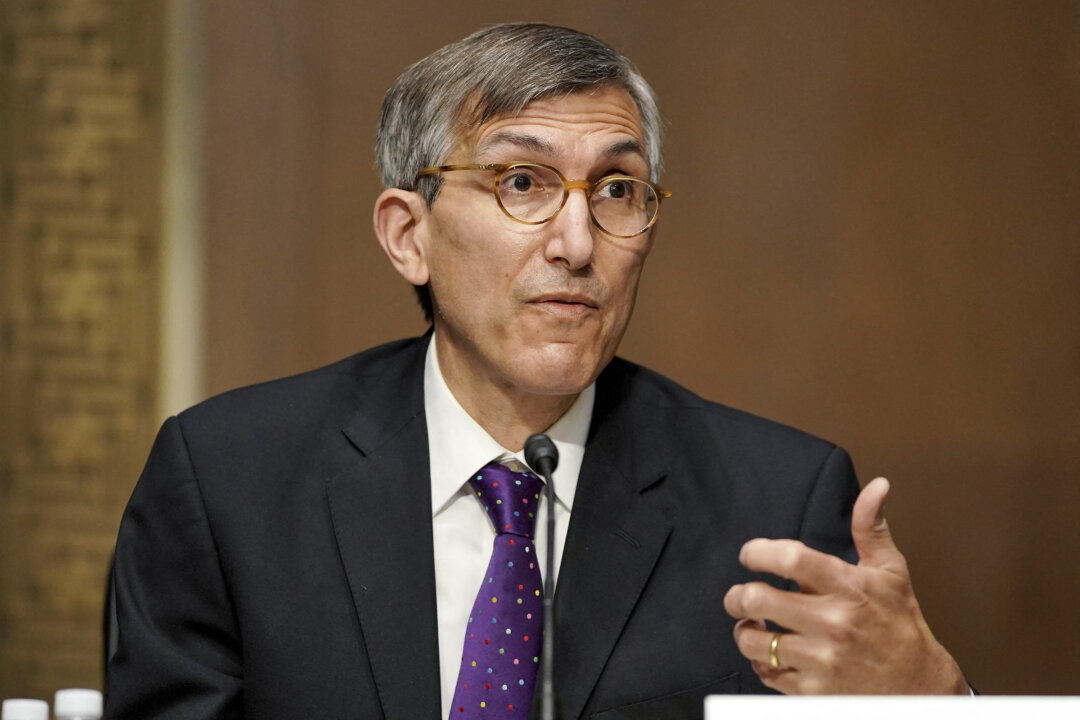 Top FDA Vaccine Official Peter Marks Resigns From Agency