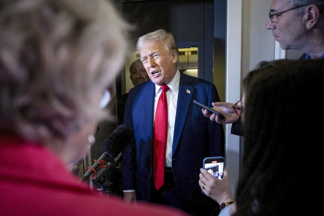 Trump Issues Another Stern Warning to Iran, Eases Tone on Putin