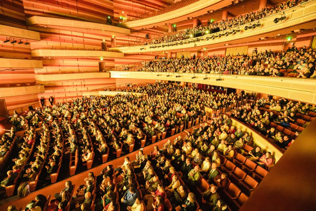 The Shen Yun Performing Arts' audience during the curtain call at George S. and Dolores Doré Eccles Theater in Salt Lake City on March 22, 2025. (The Epoch Times)