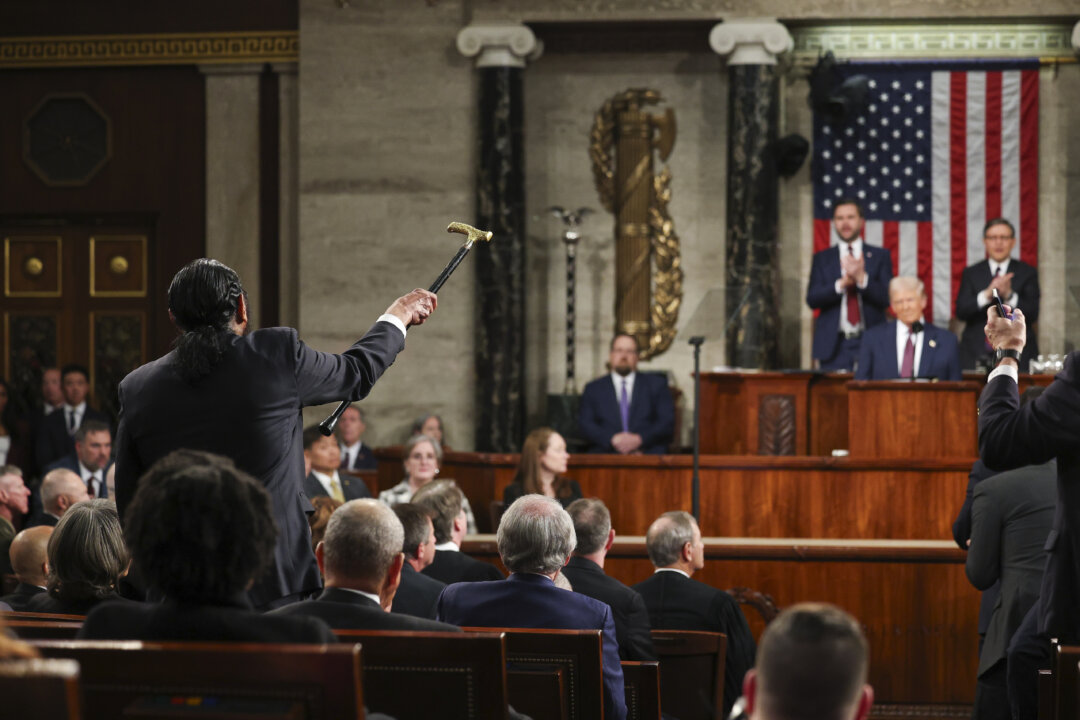 Rep. Al Green Ejected From House for Heckling Trump During Speech to Congress