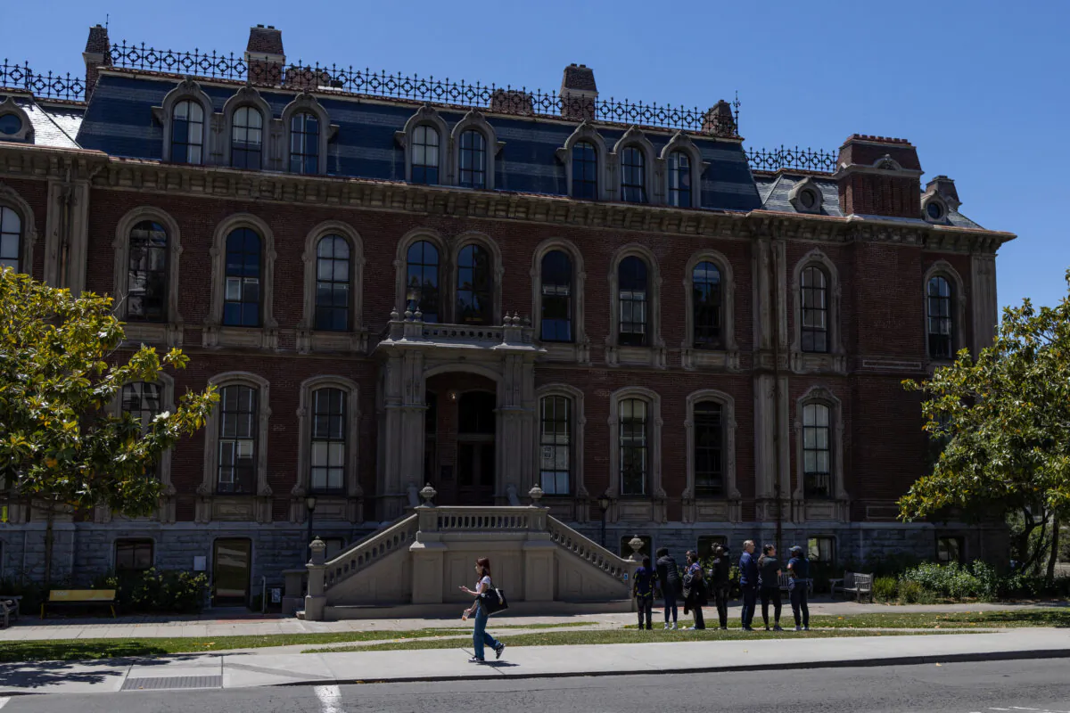 Prospective students tour the University of California–Berkeley campus before beginning of the new semester, in Berkeley, Calif., on June 8, 2023. (Carlos Barria/Reuters)