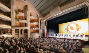 Shen Yun’s Beauty and Message Move Escondido Audience
